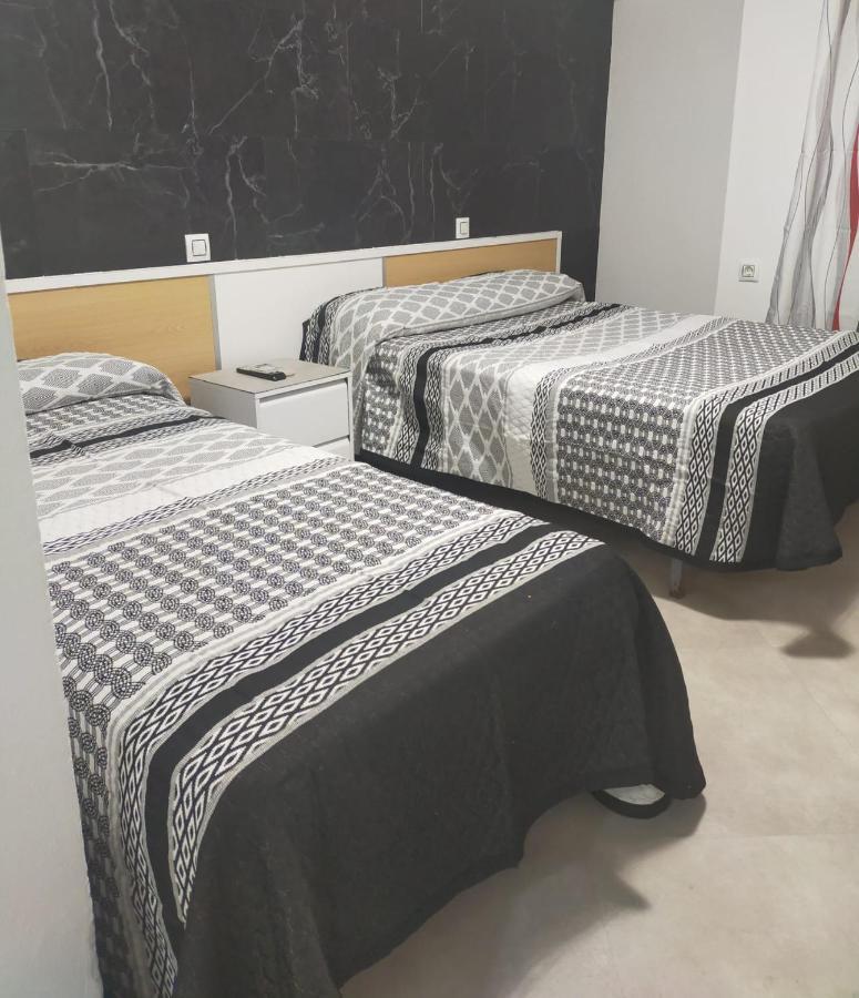 Hostal La Campana La Línea de la Concepción 외부 사진
