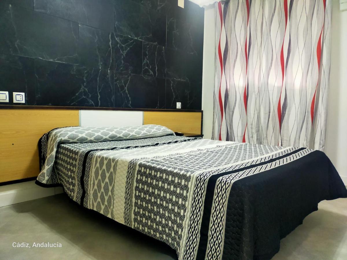 Hostal La Campana La Línea de la Concepción 외부 사진