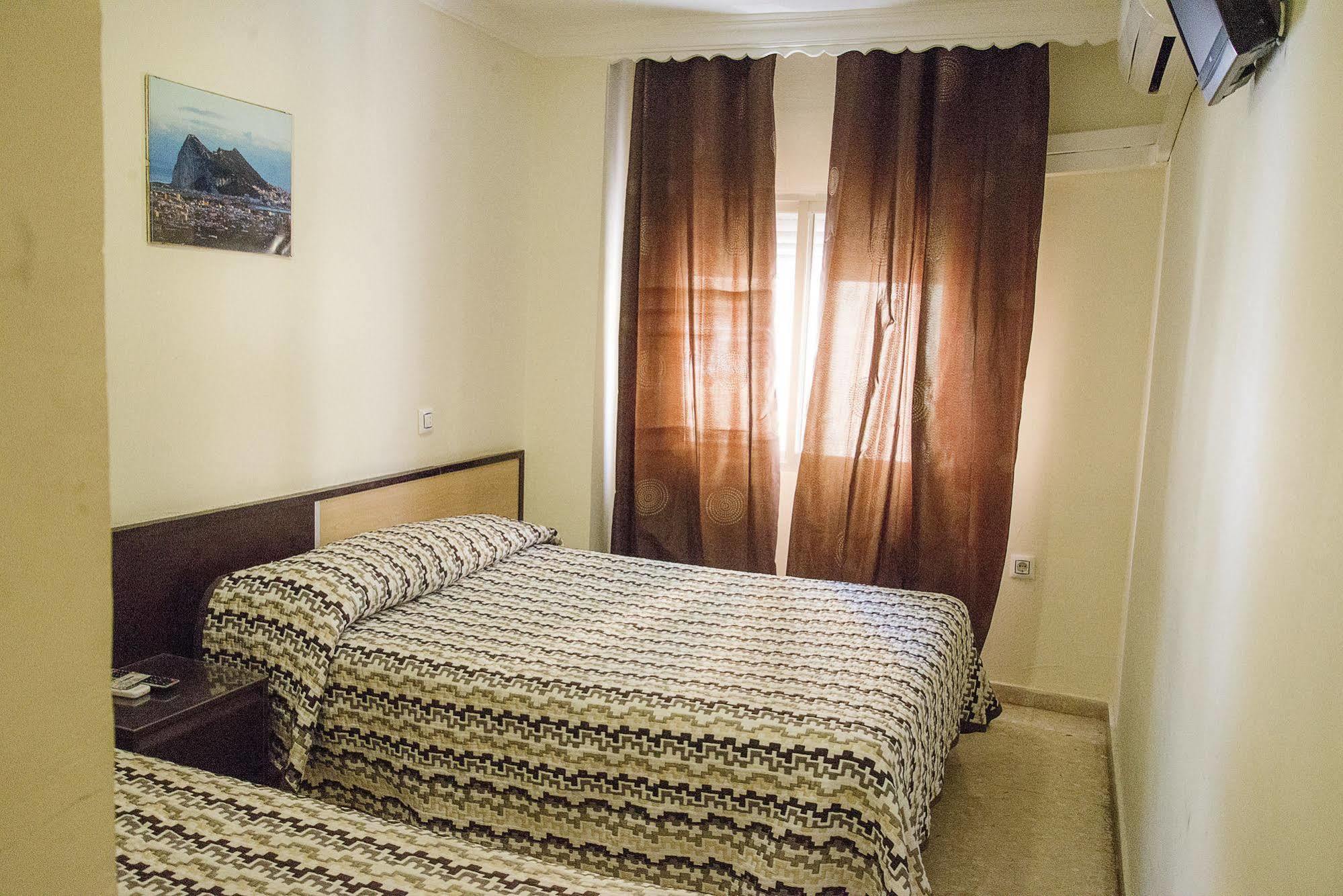 Hostal La Campana La Línea de la Concepción 외부 사진