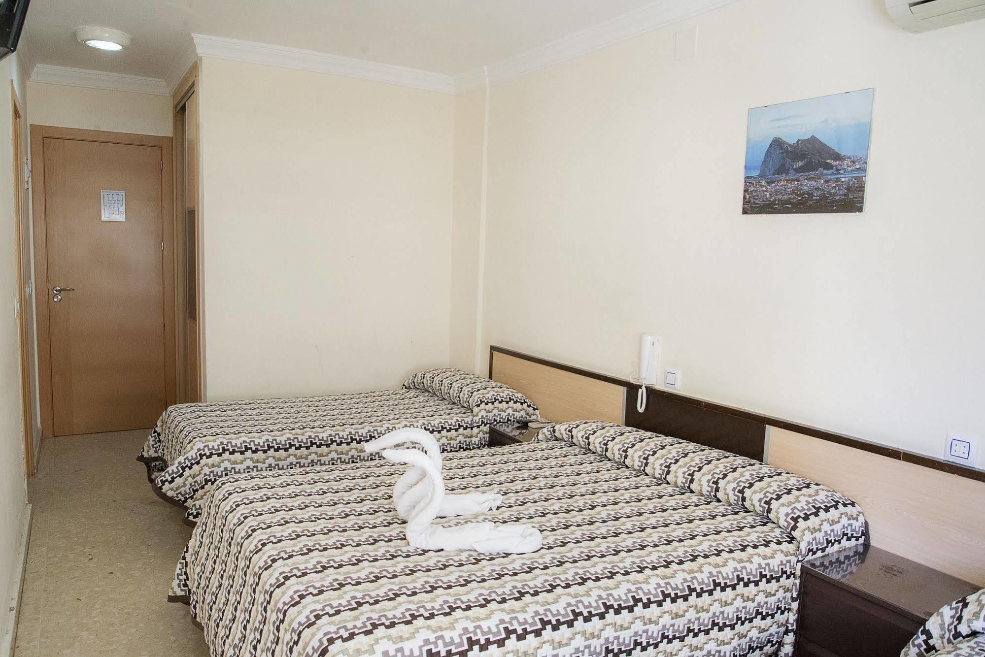 Hostal La Campana La Línea de la Concepción 외부 사진