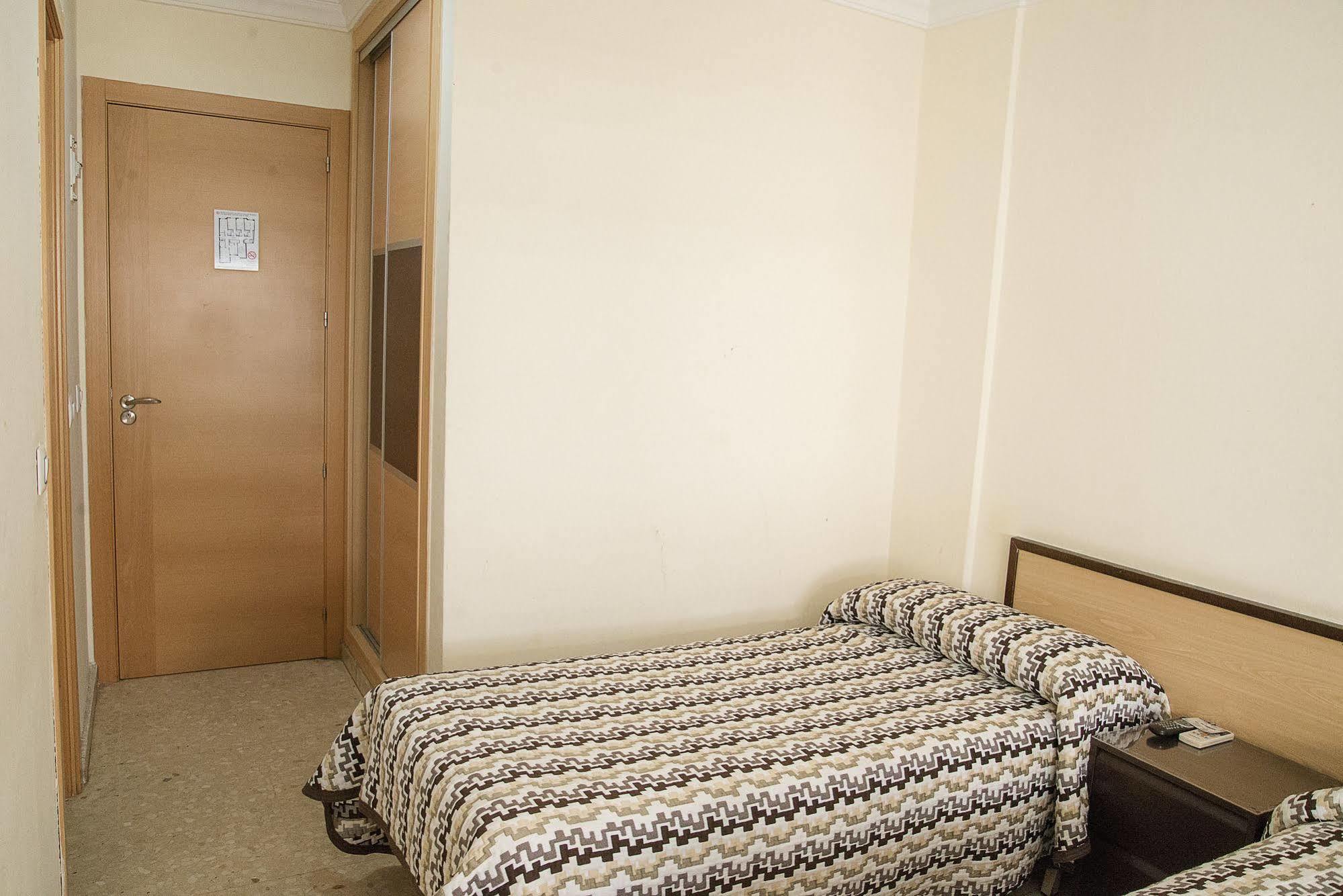 Hostal La Campana La Línea de la Concepción 외부 사진