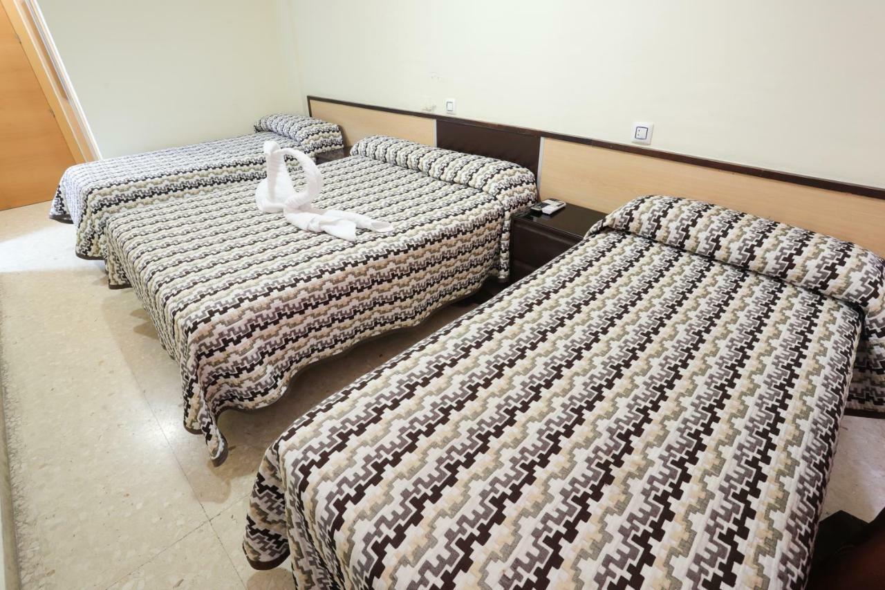Hostal La Campana La Línea de la Concepción 외부 사진