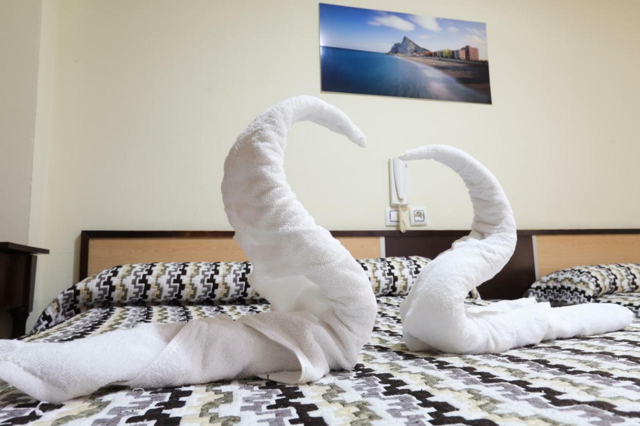 Hostal La Campana La Línea de la Concepción 외부 사진