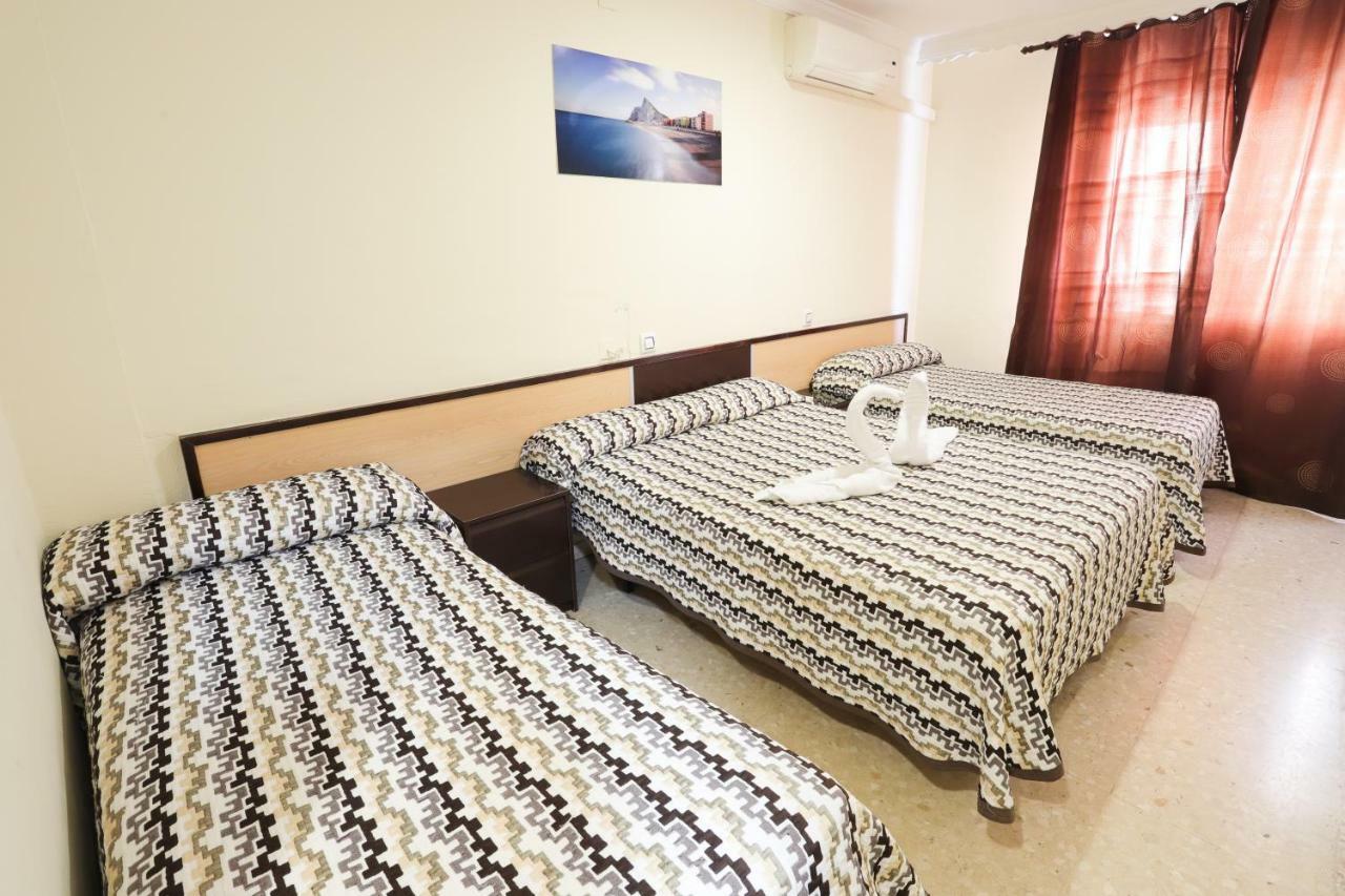 Hostal La Campana La Línea de la Concepción 외부 사진