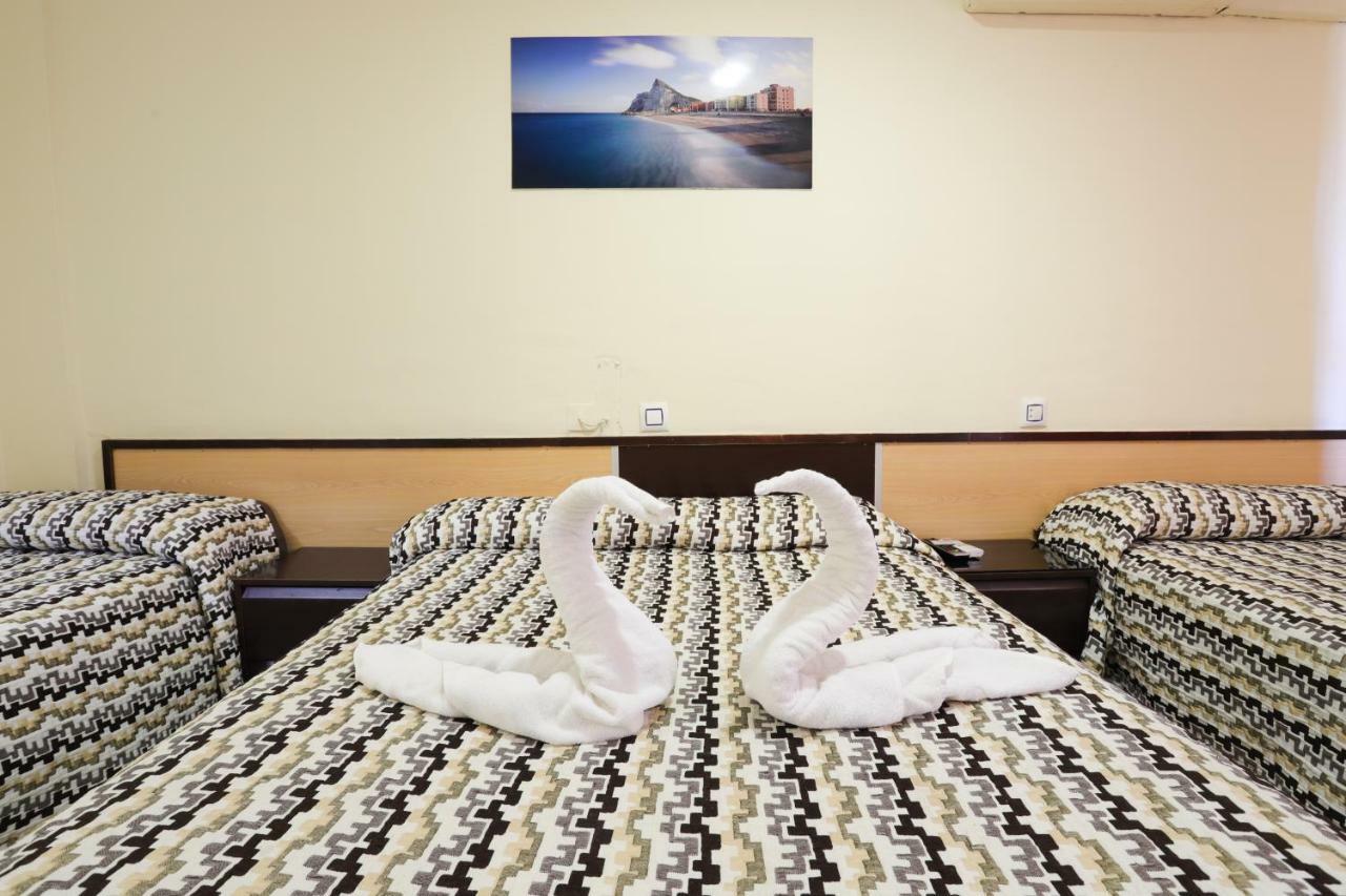 Hostal La Campana La Línea de la Concepción 외부 사진