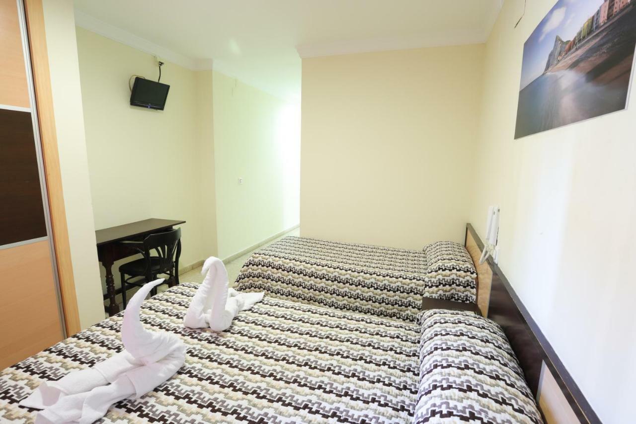 Hostal La Campana La Línea de la Concepción 외부 사진